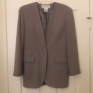 Jones New York 1 button collarless jacket